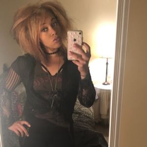 Meet your Posher, Daisha